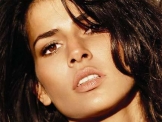 من هو المصري الذي اغتصب لينور ابرجيل ملكة جمال العالم ؟